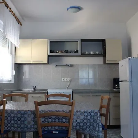 Mia 4 Apartment